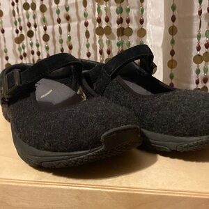 Merrill air cushion size 8 wool